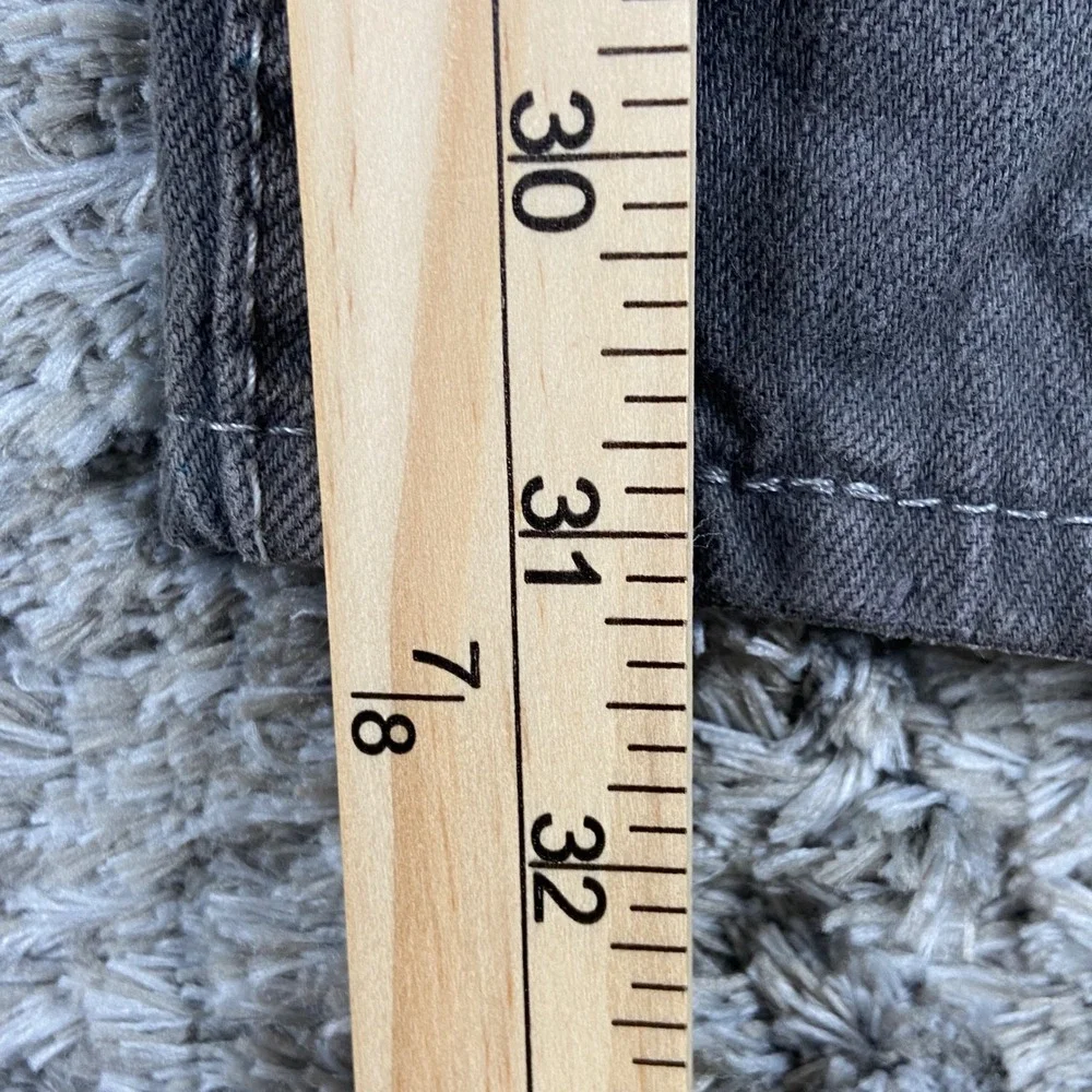 Levis measurements waist